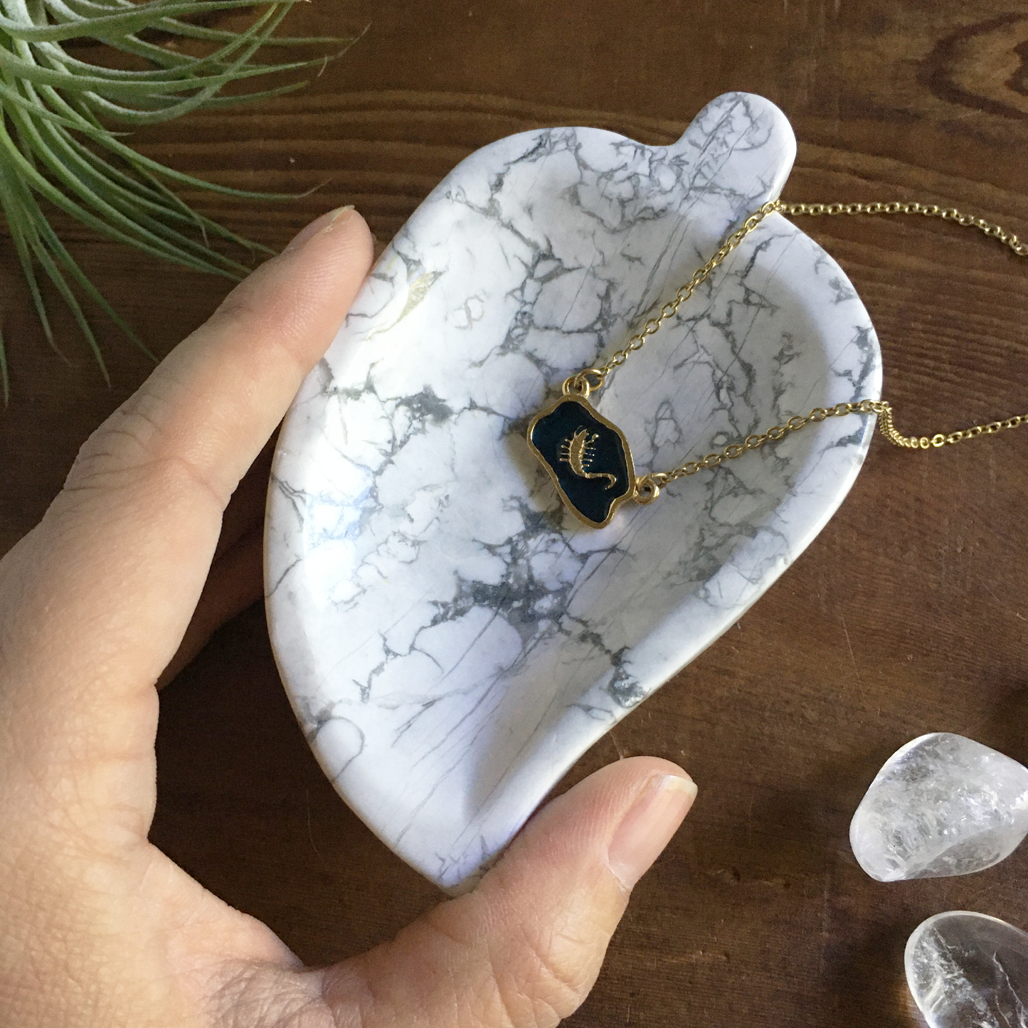 4" Leaf Howlite Bowl #0A