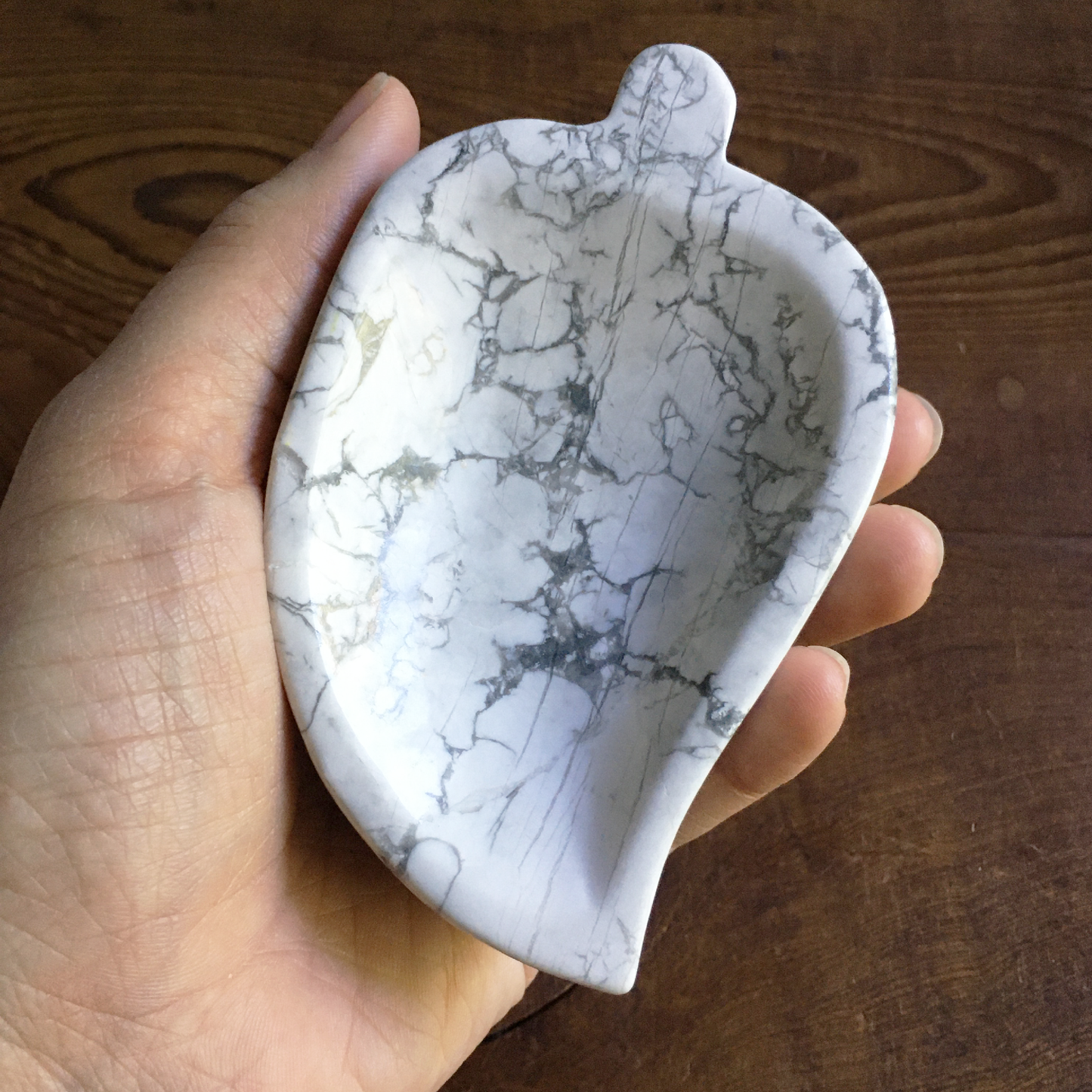 4" Leaf Howlite Bowl #0A
