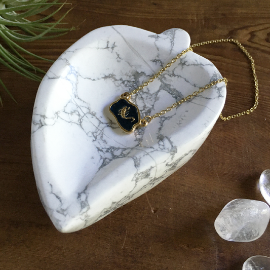 4" Leaf Howlite Bowl #0B