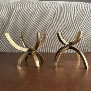 Modern Brass Claw Stand