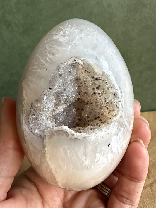 Druzy Agate Crystal Egg with Black Speckle Inclusions (Red Stand Included)