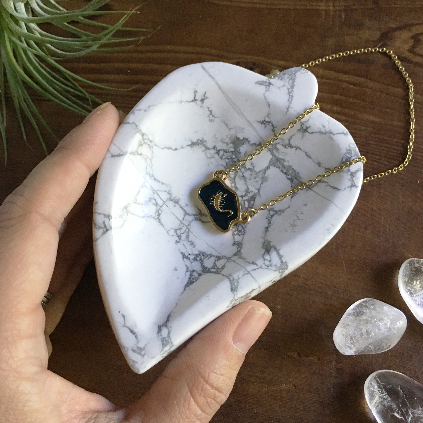 4" Leaf Howlite Bowl #0B