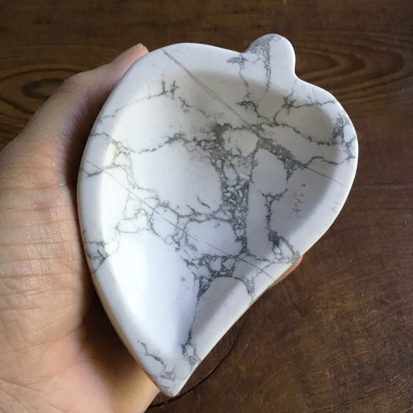 4" Leaf Howlite Bowl #0B