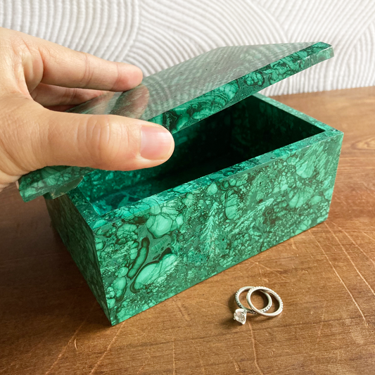 XLARGE 6" Malachite Box with Bevel Edge #C